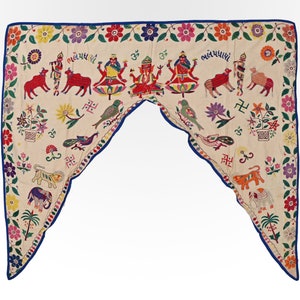 Vintage Toran, Bandanwar, 3.9x4 ft, Door Hanging, Antique Hand Embroidered Toran, Wall hanging, Wall art, Indian Door Toran, Vintage Textile