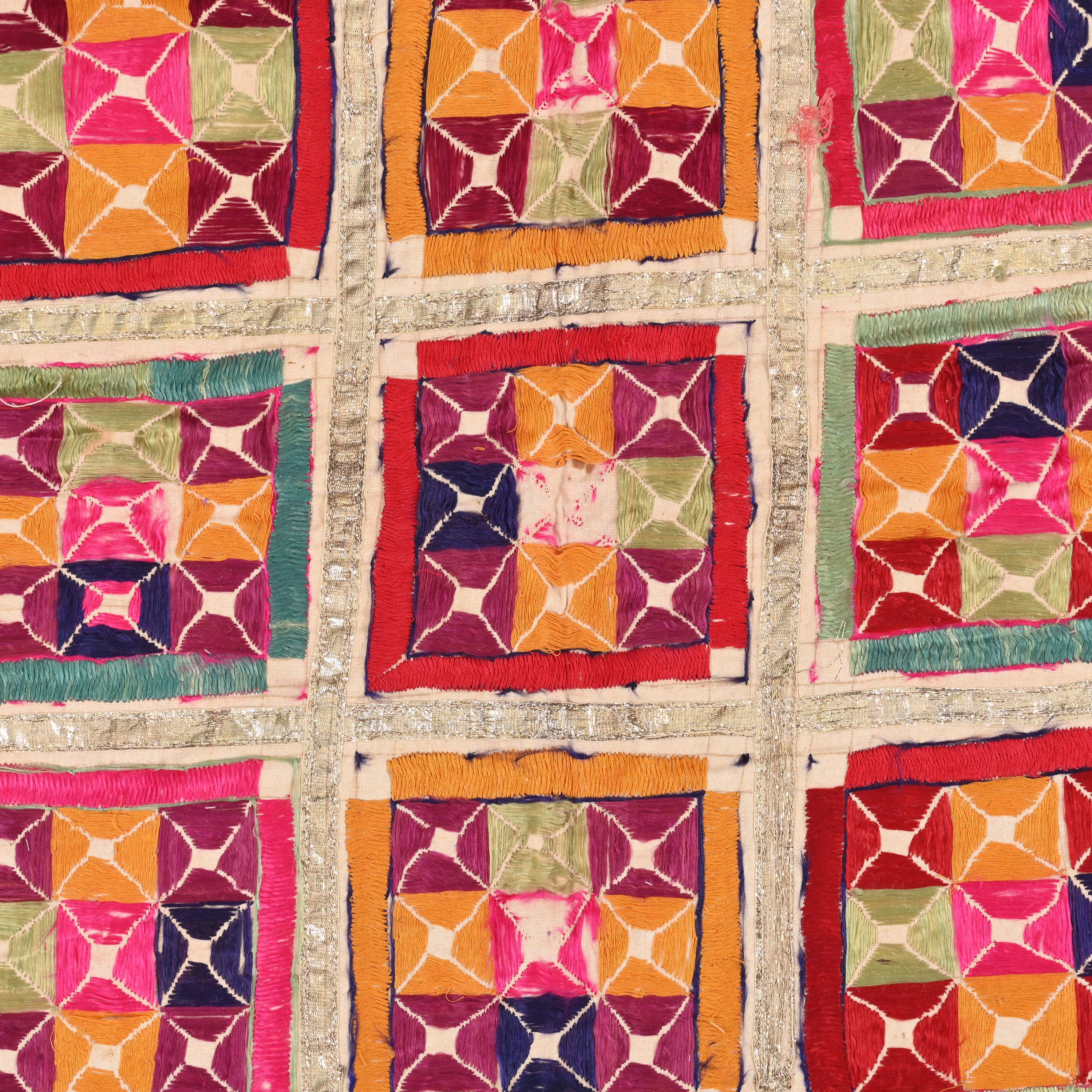 Tenture Murale Textile Vintage Gujrati - Miroirs Et Broderie - Paons Et Fleurs - 2,7x3,7