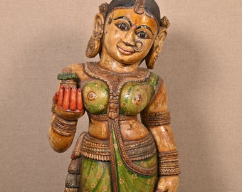 伝統的な女性像 ヴィンテージ 手描きの像 インド彫刻の女性彫刻