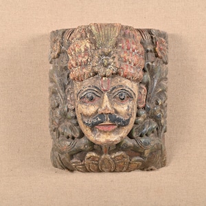 Traditional Hand Carved Wood South Indian King Mask Vintage Handcrafted Wall Hanging For Home Decor Hand Painted Decorative Wall Art Statue