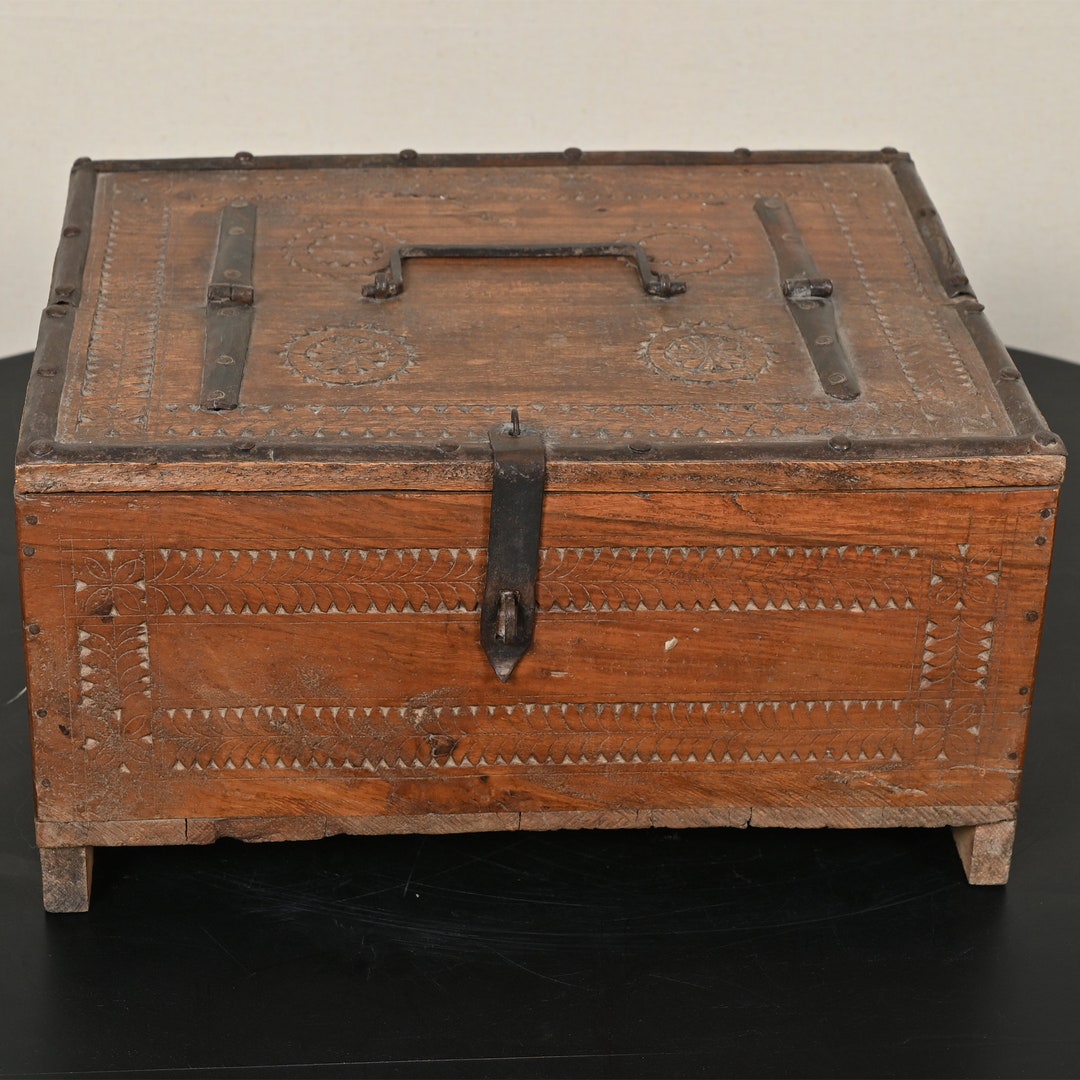 Wooden Hand Crafted Box, Antique Decorative, Vintage Table Top Box, Box