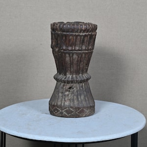 Hölzerne Himachal Aufbewahrungstopf Holzblumenvase Topf Vintage Holz Mörser & Stößelmühle Original Hand geschnitzt Antikes Geschenk