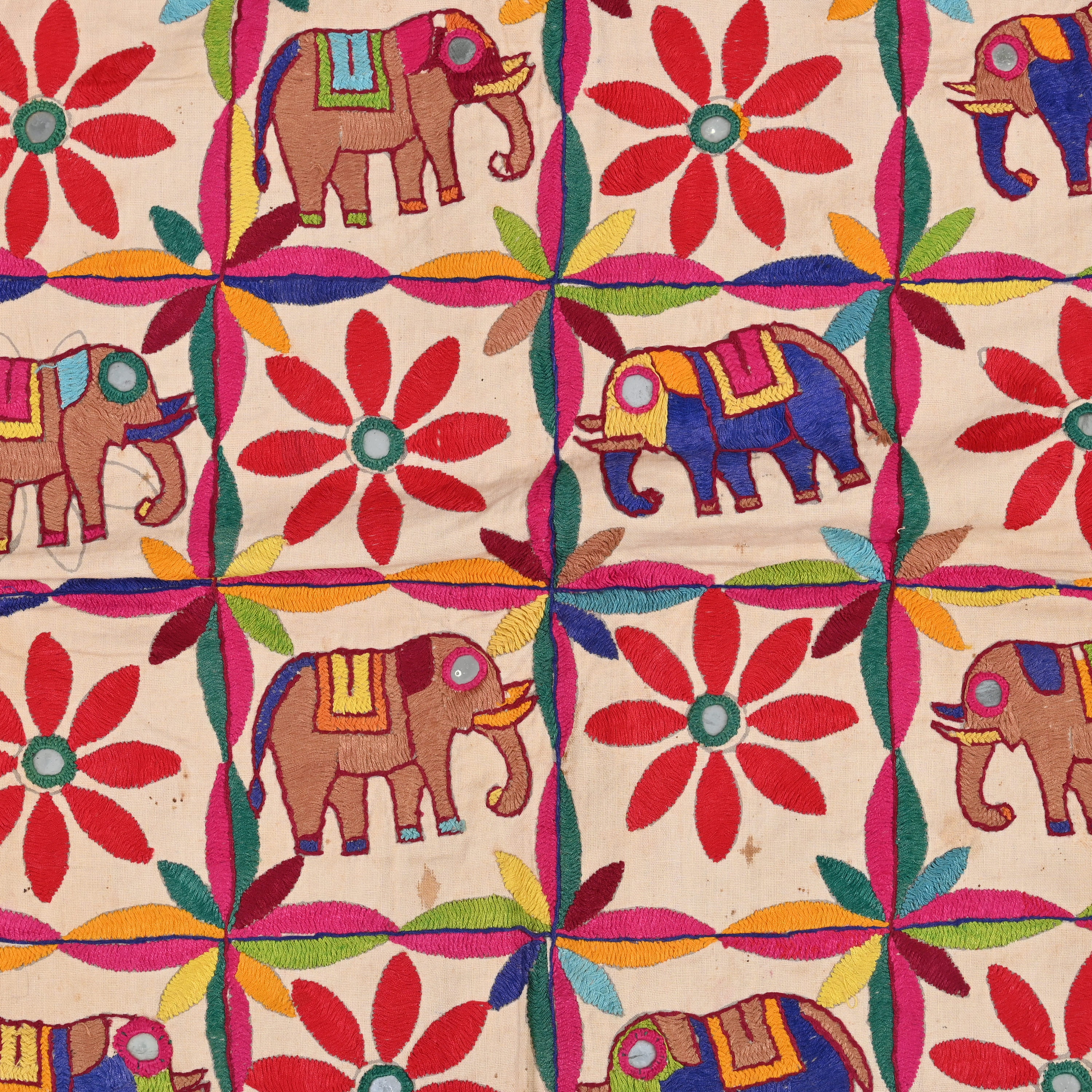 刺繍ボヘミアンハンドメイドインドタペストリー、ミラーシルク