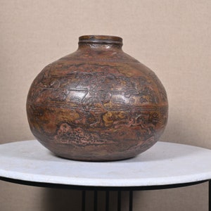 Alter Hand geschnitzter rustikaler Wassertopf Matka Holz Runde Matka Topf Himachal Aufbewahrungstopf Antiker Holz Himachal Wasser Matka Topf Original