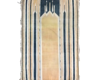 Traditional Hand Crafted Vintage Area Rug for Home Decor Hand Woven Flat weave Prayer Mat Reversible and Hand Knotted Wall Decor Rug