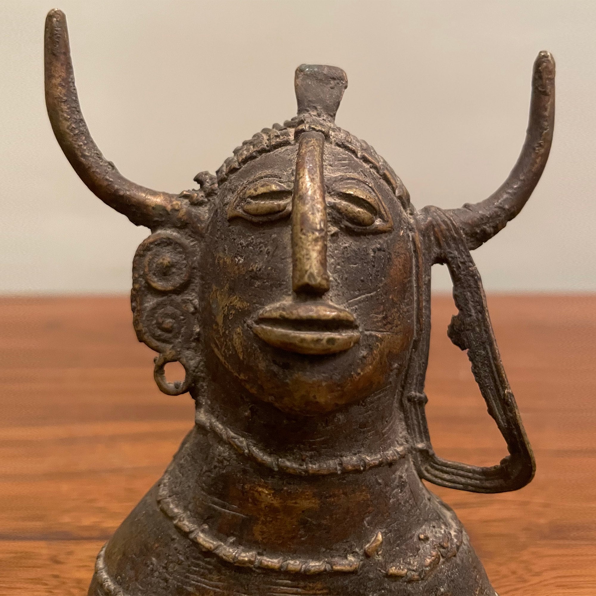 アンティーク　真鍮　オブジェ　置物　銅　インド　民族 ビンテージ工芸品インド真鍮、古いアンティーク部族の置物