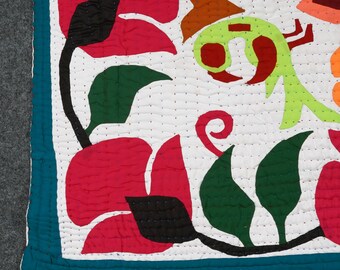 ヴィンテージの壁掛けグジャラートアップリケテキスタイル、リビング