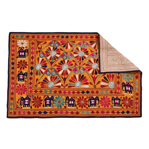 Tenture Murale Brodée Main Gujarat 2,9x2 Ft - Motifs Floraux Et Paon, Rouge Vintage
