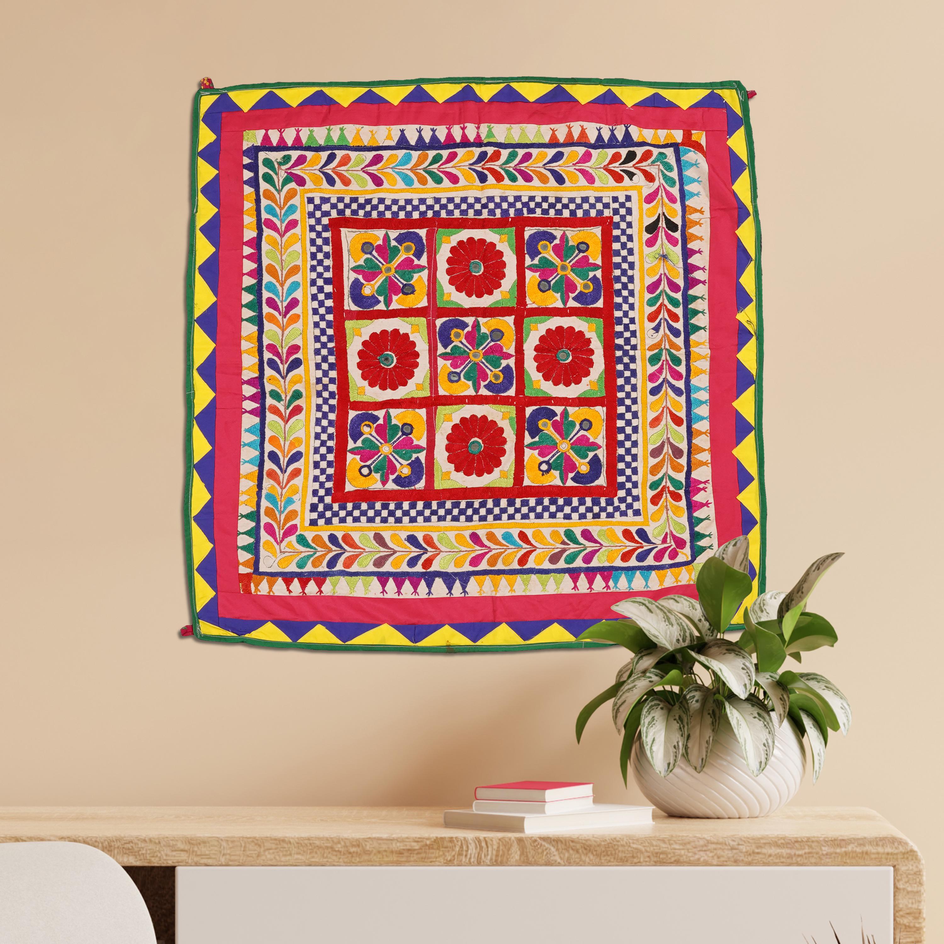 カッチアンティーク刺繍のタペストリー壁掛け☆ヴィンテージ刺繍 タペストリー ウォールアート ハンドメイド ヴィンテージ インド