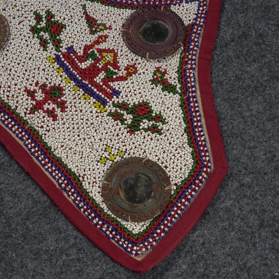 Tenture Indienne en broderie et miroirs cousus ancienne - Antiquités