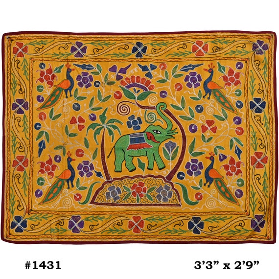 Vintage motifs floraux brodés à la main, textile gujarati, tenture murale banjara, tapisserie tribale, décoration d'intérieur, art mural indien, article cadeau - France
