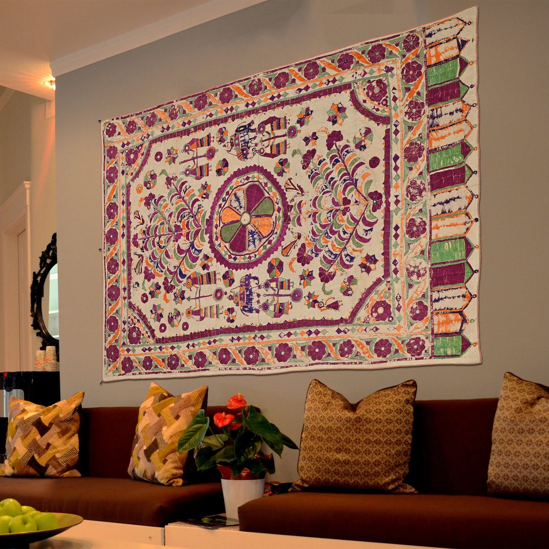 Tenture Murale Textile Gujrati Brodée Main - Perles - Vintage Inde - 1.6x1.6 Ft