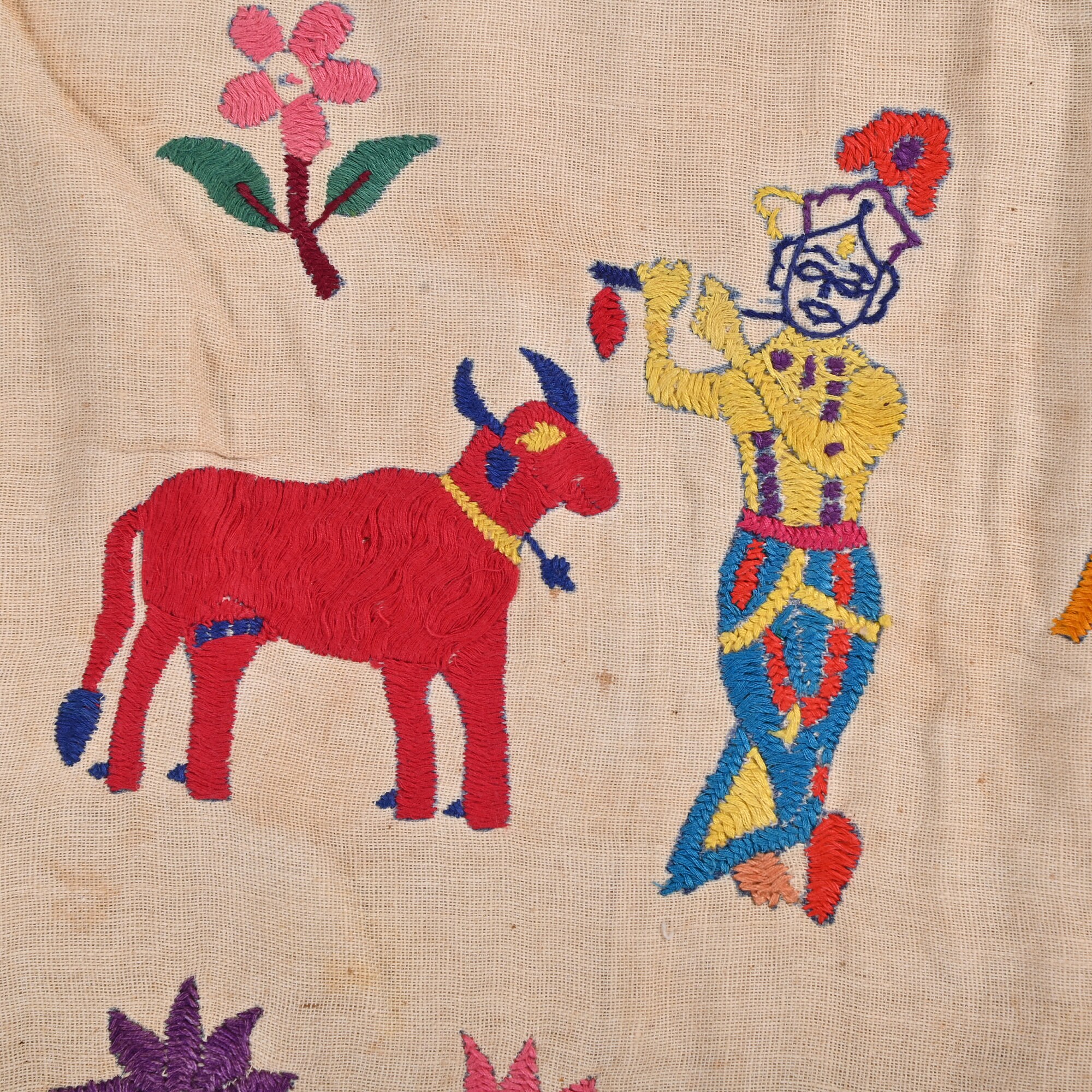トラナス、インド製の手作り刺繍孔雀のタペストリードアハンガー