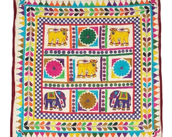 ヴィンテージインドのタペストリー：手刺繍の花柄デザイン、56 x 19