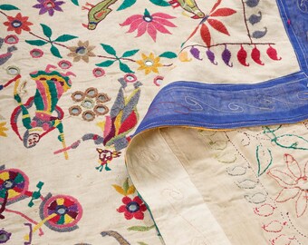 手作りの孔雀と花のモチーフの手刺繍グジャラート壁掛け伝統的な