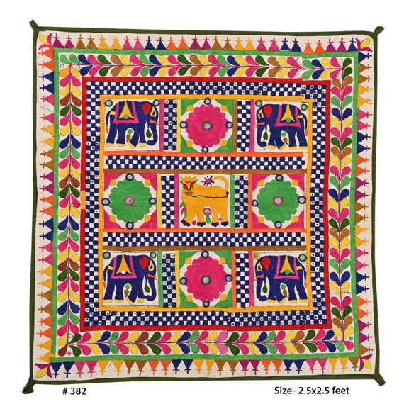 インド グジャラート州 工芸品 テキスタイル「花 壁掛け」 インド グジャラート州 工芸品 テキスタイル「花 壁掛け」