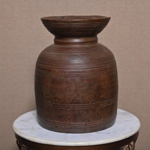 Wood Surahi Figurines Vintage Wooden Hand Painted Himachal Matka Pot Wood Old Hand Carved Long Neck Water Dispenser Wooden Vessel Statue