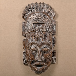 Vintage Hand Carved Wooden Mask Folk Art Mask Traditional Wall Hanging Figurine Tiki mask wall Painted Tribal Mask wall decor wall decor