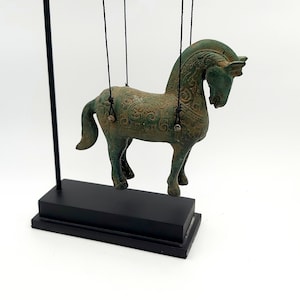 Bronzen paardsculptuur: dierenfiguur in antieke stijl, 9,8 inch