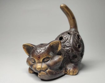 Bronzen kattenbeeld, kat likt haar vinger, dierfiguur, woondecoratie, tafeldecor, geboortecadeau, vriendin aanwezig, kattenliefhebber, 3,5 inch