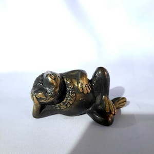 Sleeping frog statue, lazy frog sculpture, animal figure, bronze statue, animal lover, home decor, birthday gift, 1.7 inch