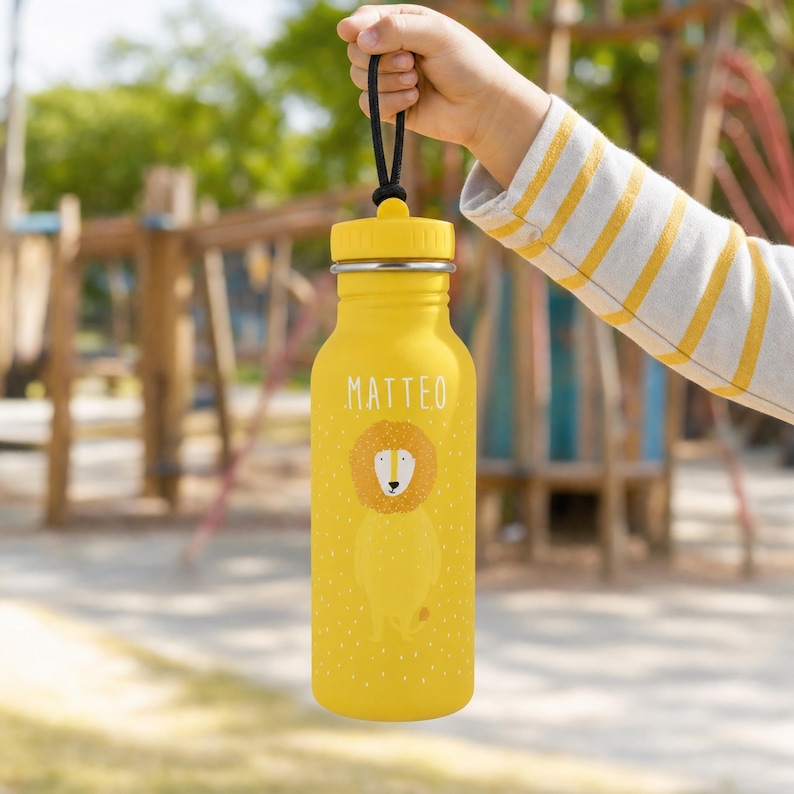 Personalized kids water bottle made of stainless steel with engraved name and animal design