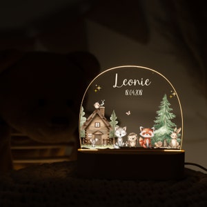 Lampada LED personalizzata per la cameretta dei bambini con animali del bosco, luce notturna in acrilico sostenibile, regalo per nascita o battesimo, Made in Hamburg immagine 7