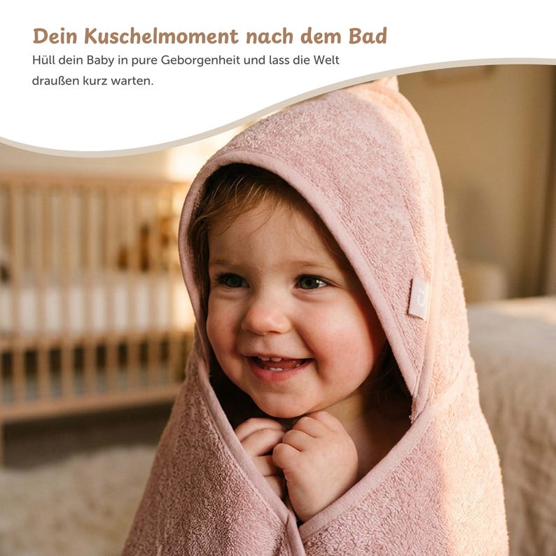 K&ouml;nnte beinhalten: Ein Set aus drei Keramikbechern mit gesprenkelter, matter Oberfl&auml;che. Jeder Becher hat eine andere Farbe: hellblau, cremefarben und grau. Die Becher haben ein schlichtes, modernes Design und einen bequemen Griff.