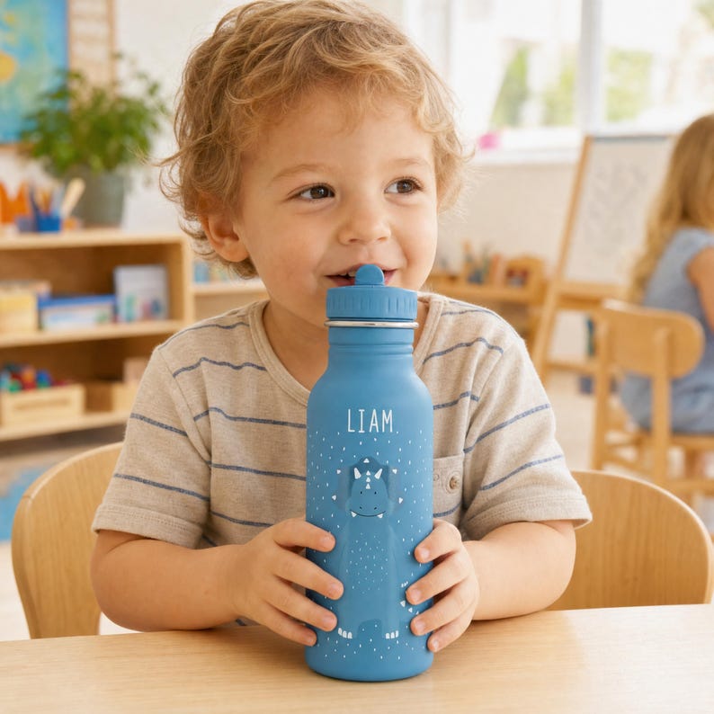 Löwe Kinder-Trinkflasche aus Edelstahl personalisiert, ideal als Geschenk zum Kindergarten
