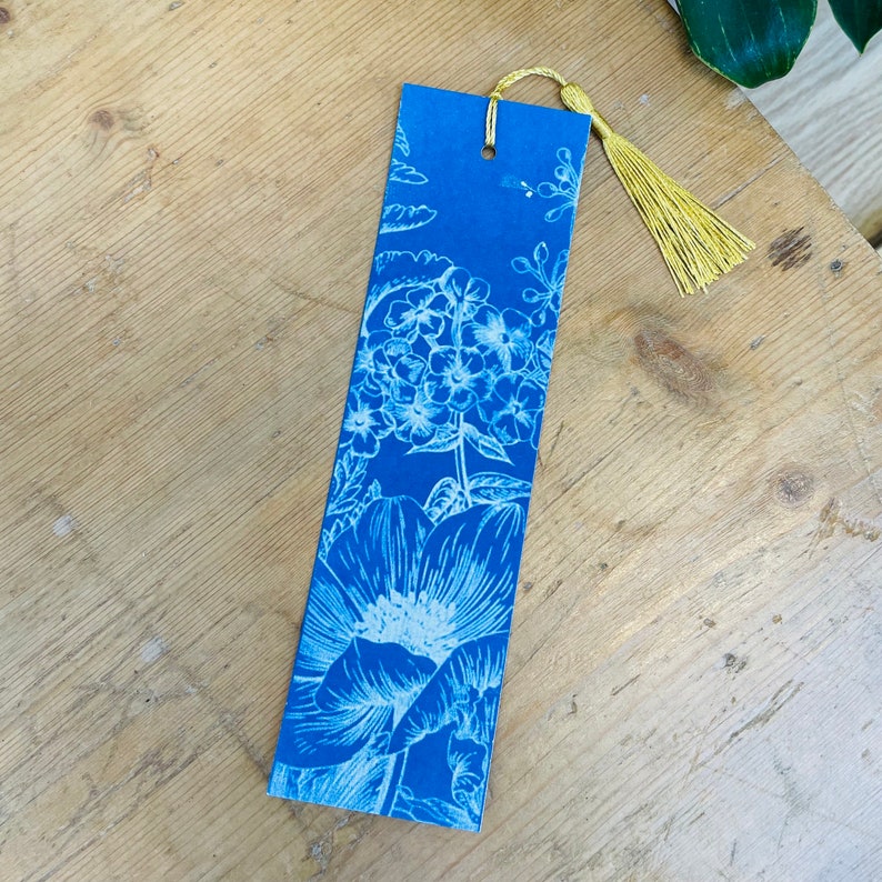 Solar Printing Kit, Cyanotype Kit, Solar Printing Paper, Botanical Craft Kit, Creative Kit, Based in the UK image 6