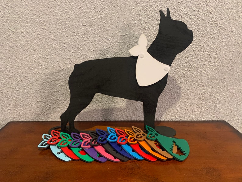 Wood Boston Terrier Silhouette with Stand and 12 Interchangeable Bandannas. Year Round Decor. Shelf Sitter Bild 3