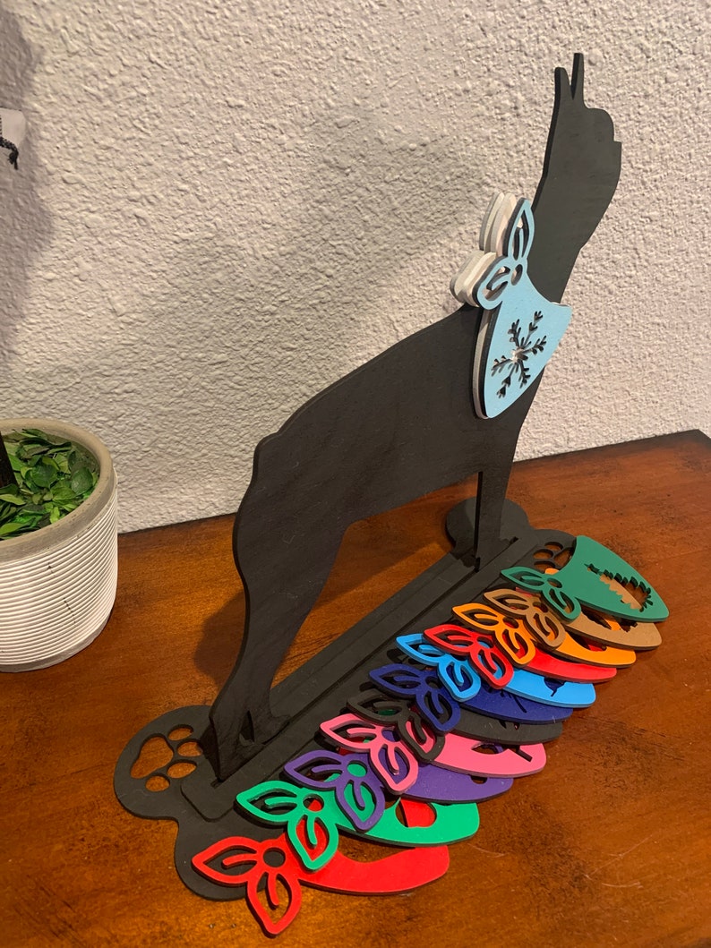 Wood Boston Terrier Silhouette with Stand and 12 Interchangeable Bandannas. Year Round Decor. Shelf Sitter Bild 2