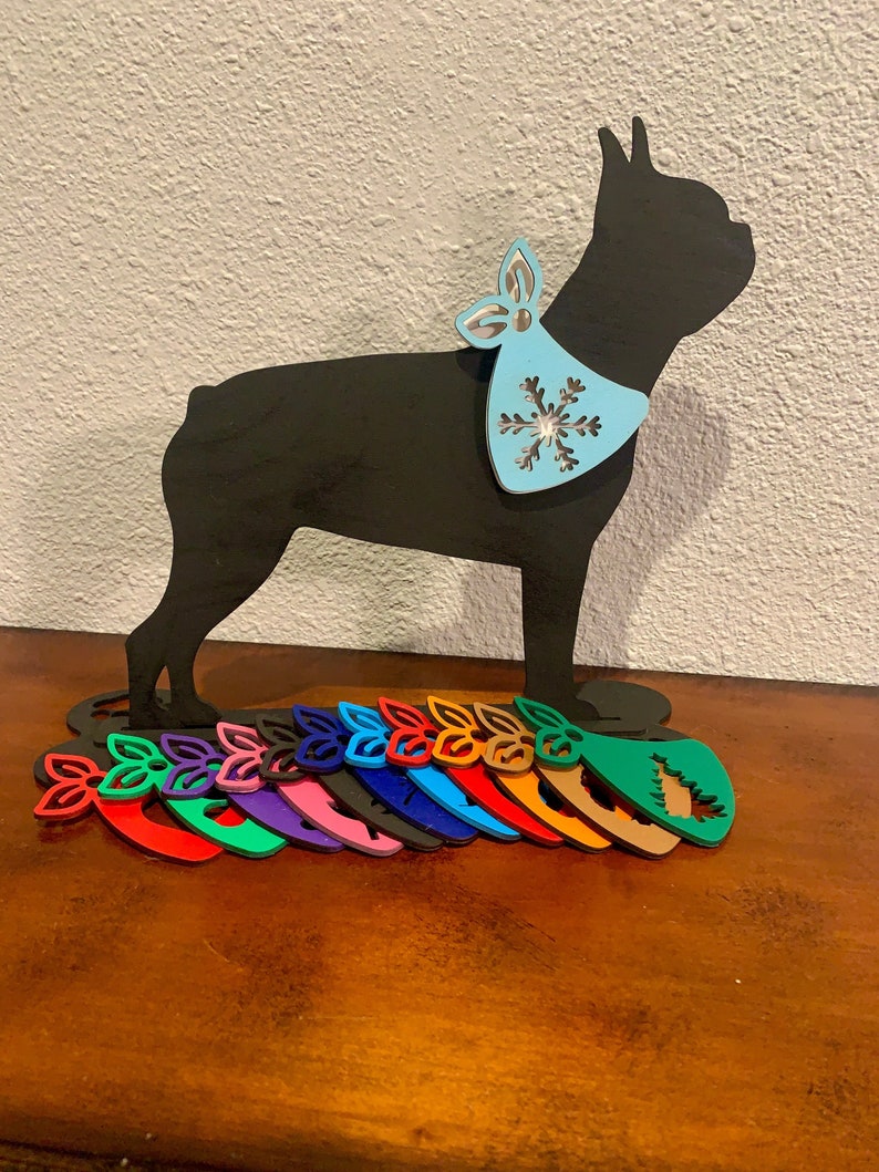 Wood Boston Terrier Silhouette with Stand and 12 Interchangeable Bandannas. Year Round Decor. Shelf Sitter Bild 1