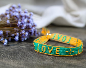 Embroidered Statement Bracelet, Friendship Bracelet, Fabric Bracelet, Bracelet Embroidered, Gift for Best Friend, It Piece, Boho Bracelet