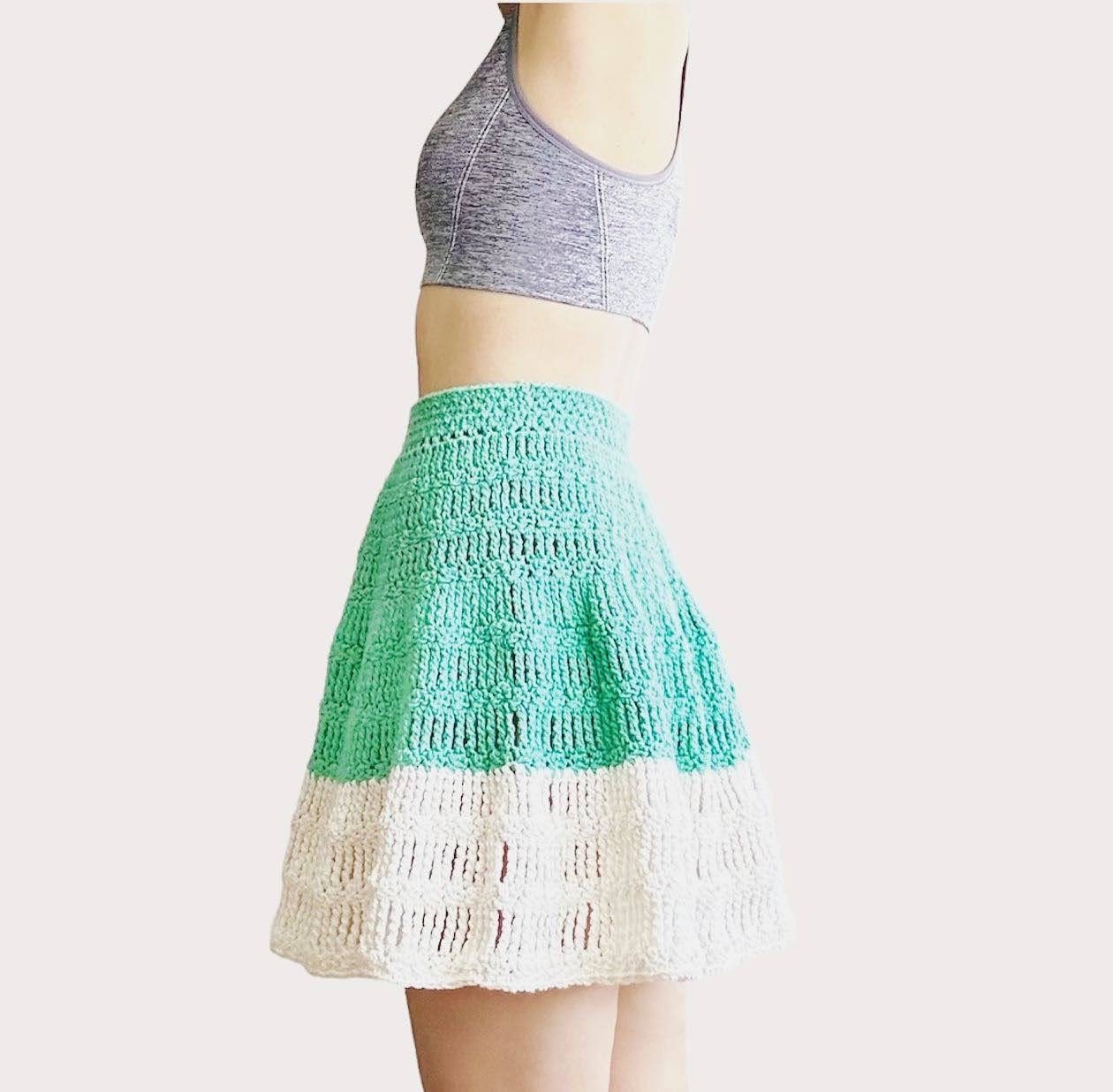 eyelet trimmed ribbon short skirt