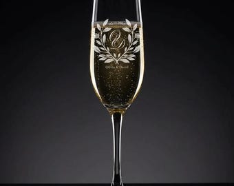 Engraved Champagne Flutes Wedding Gift – Personalized Toasting Glasses for Bride and Groom – Custom Wedding Glassware