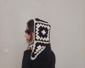 Crochet Grannysquare Balaclava, Knit Balaclava for Women, Granny Square Unisex Balaclava, Black and White Balaclava, Crochet Winter Hat