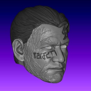 Puede incluir: Una cabeza renderizada en 3D en escala de grises con rasgos faciales detallados, incluyendo una nariz prominente y una mandíbula definida. La cabeza tiene pelo corto y texturizado y un tatuaje en la mejilla. El fondo es un degradado de azul y morado.