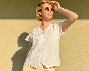 White Floral Embroidery Vintage Blouse/ 80s Short Sleeve Summer Blouse/Cotton White Blouse