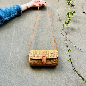 Vintage Straw Rattan Crossbody Bag/Balinese Vintage Straw Bag/Handwoven Crossbody Rattan Bag image 6