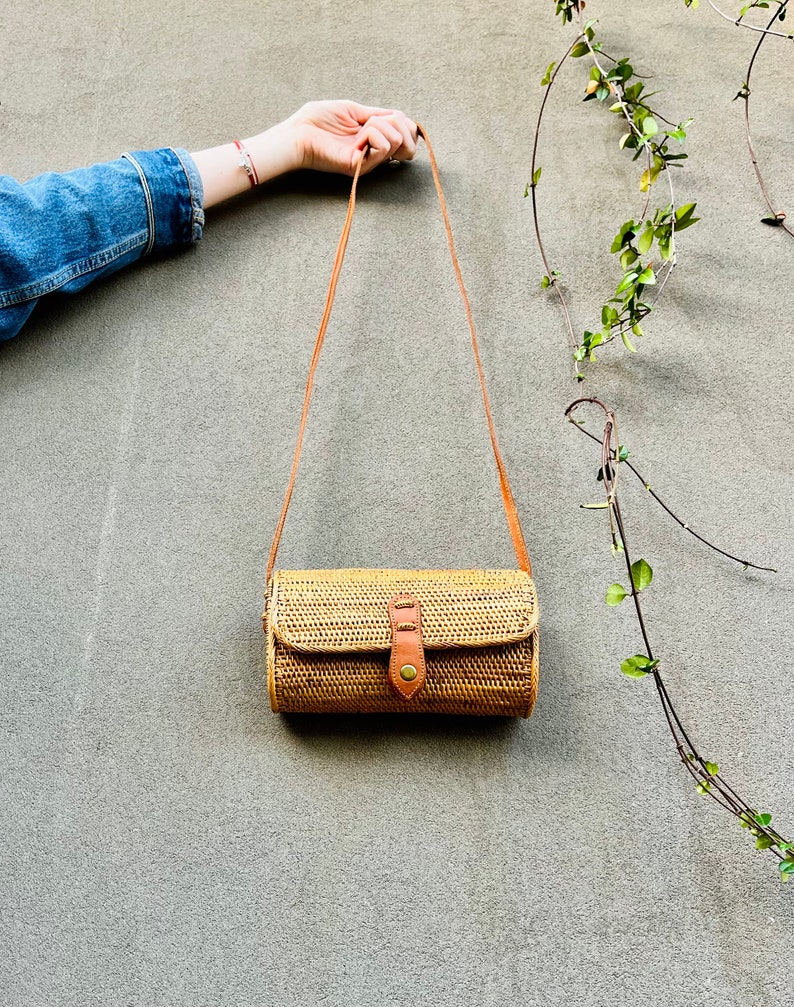 Vintage Straw Rattan Crossbody Bag/Balinese Vintage Straw Bag/Handwoven Crossbody Rattan Bag image 6