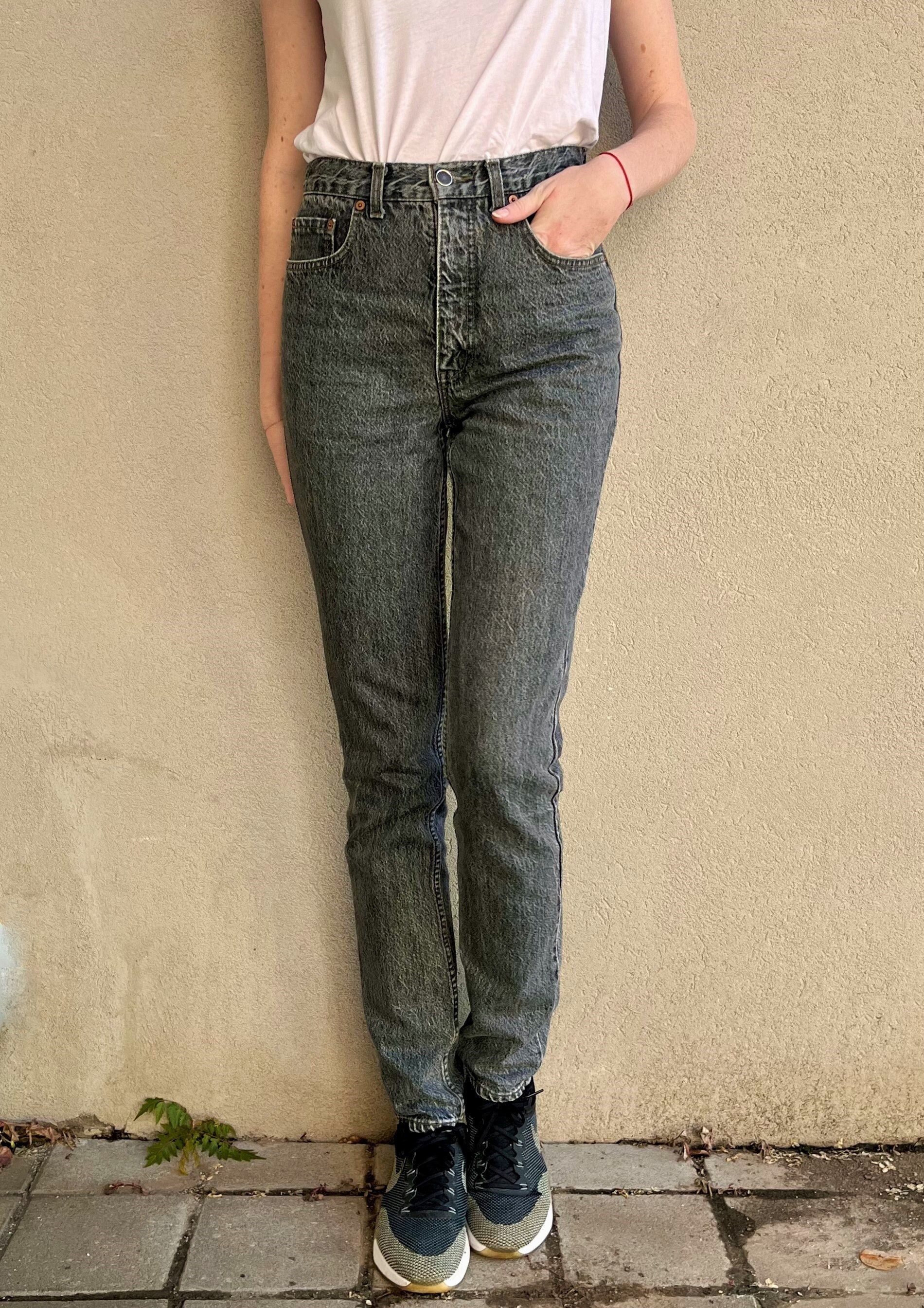 90s Levis Black Acid Wash High Wasted Jeans/ Levis Jeans Silver Tab 737/  Straight leg Size 29/33