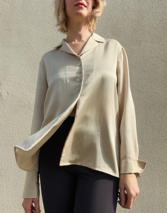 Burberry London champagne Silky Blouse/Vintage Qui