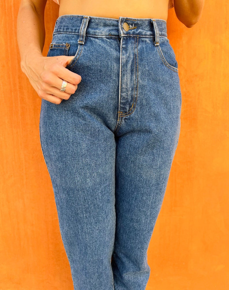 28W Vintage Blue Jeans/High Waisted 90s Jeans/Vintage Mom Jeans/Tapered Leg Vintage Jeans image 4