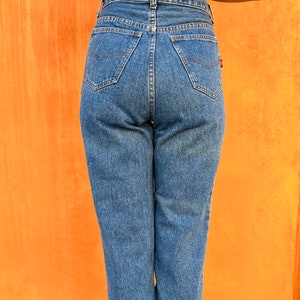 28W Vintage Blue Jeans/High Waisted 90s Jeans/Vintage Mom Jeans/Tapered Leg Vintage Jeans image 3