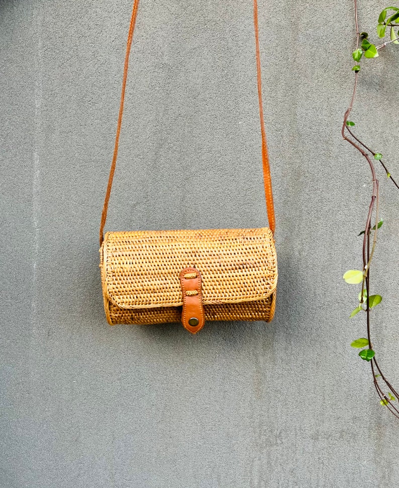 Vintage Straw Rattan Crossbody Bag/Balinese Vintage Straw Bag/Handwoven Crossbody Rattan Bag image 5