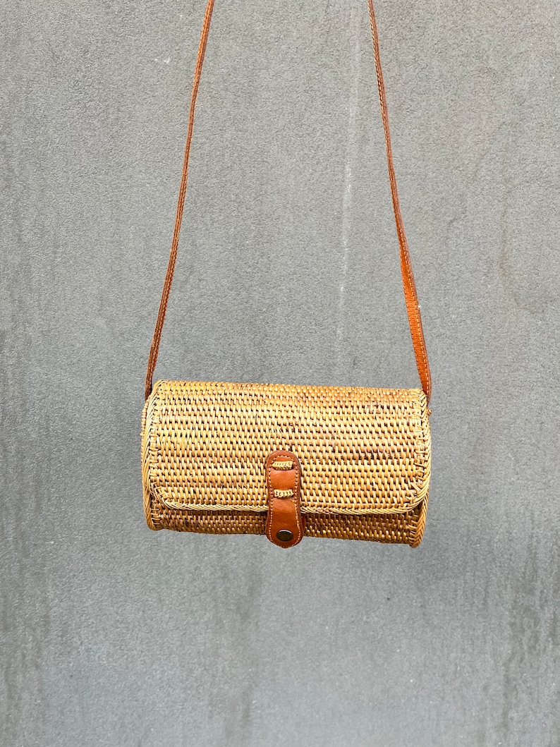 Vintage Straw Rattan Crossbody Bag/Balinese Vintage Straw Bag/Handwoven Crossbody Rattan Bag image 3