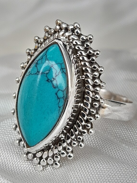 Oval Turquoise Detailed Silver Bead Setting Ring Oval Turquoise Detailed Silver Bead Setting Ring