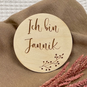 Meilensteinkarte aus Holz mit Name, personalisiertes Holzschild