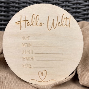 runde Meilensteinkarte aus Holz Hallo Welt! mit Geburtsdaten, Holzschild für Geburt